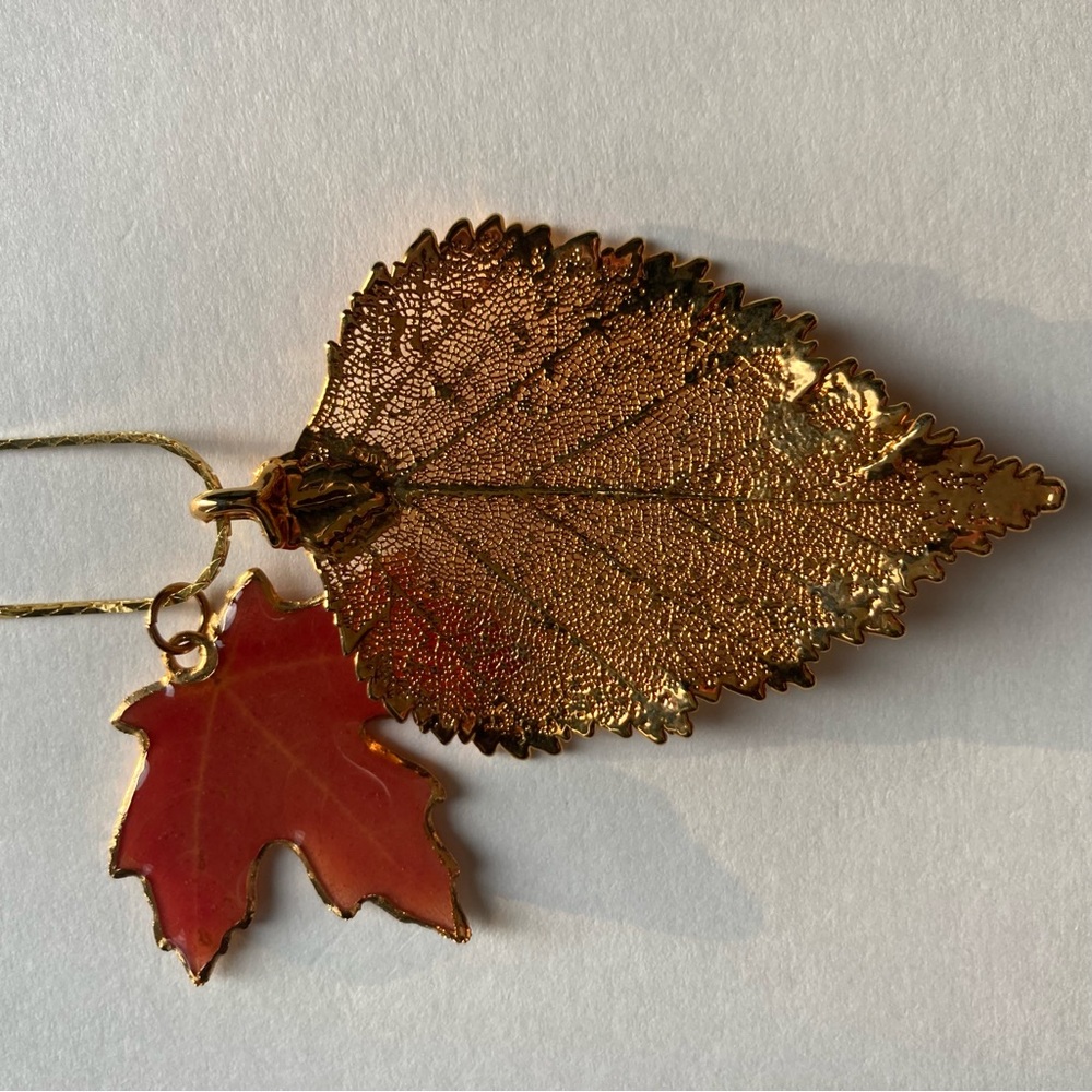 Vintage Gold Tone Double Leaf Necklace